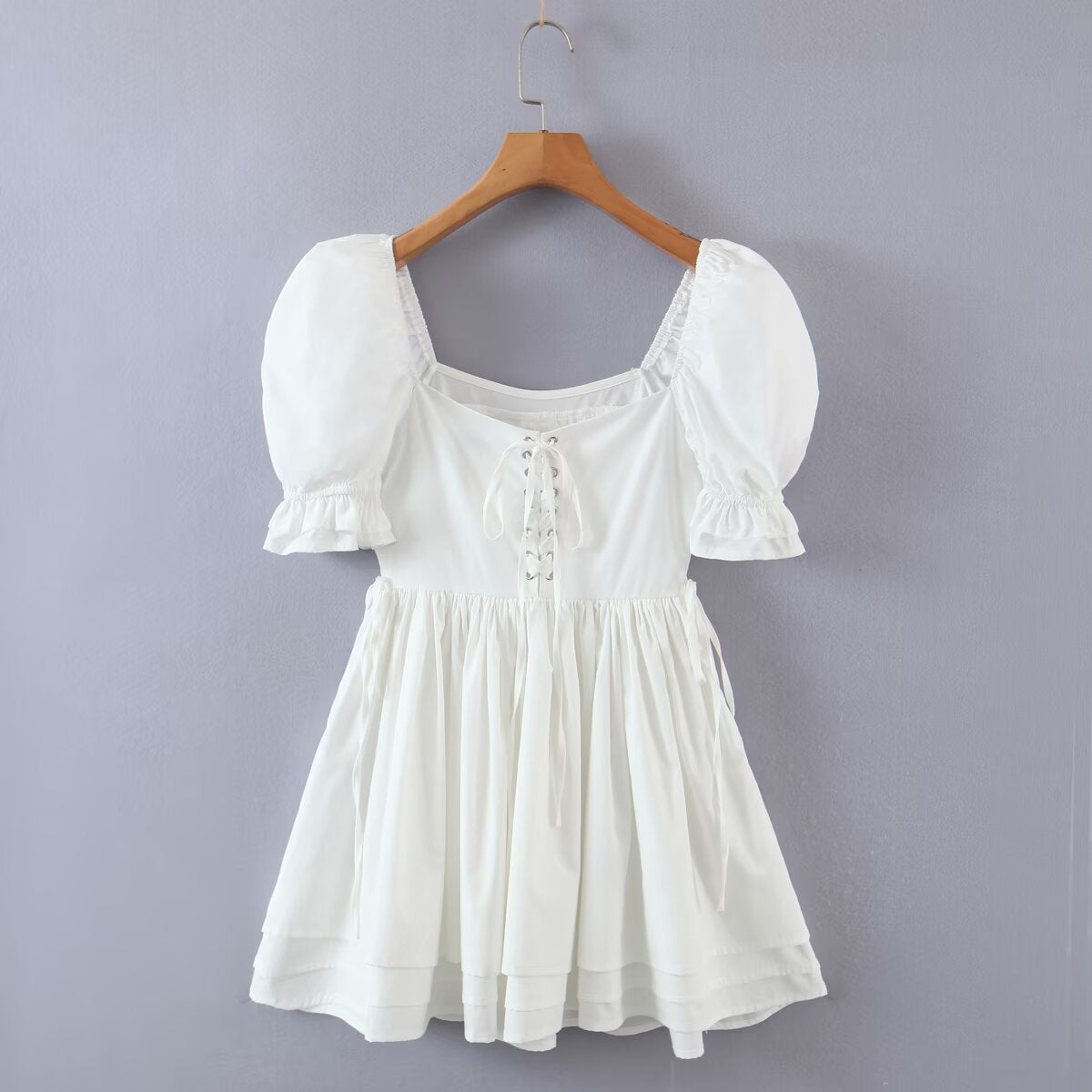 Sandra Bubble sleeves slim fit and slimming white dress