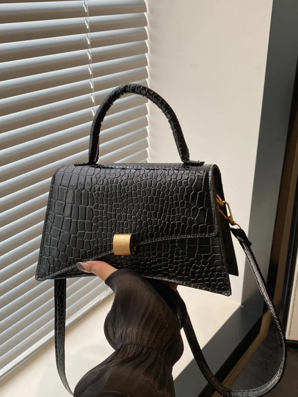 Ani Solid Color PU Leather Handbag