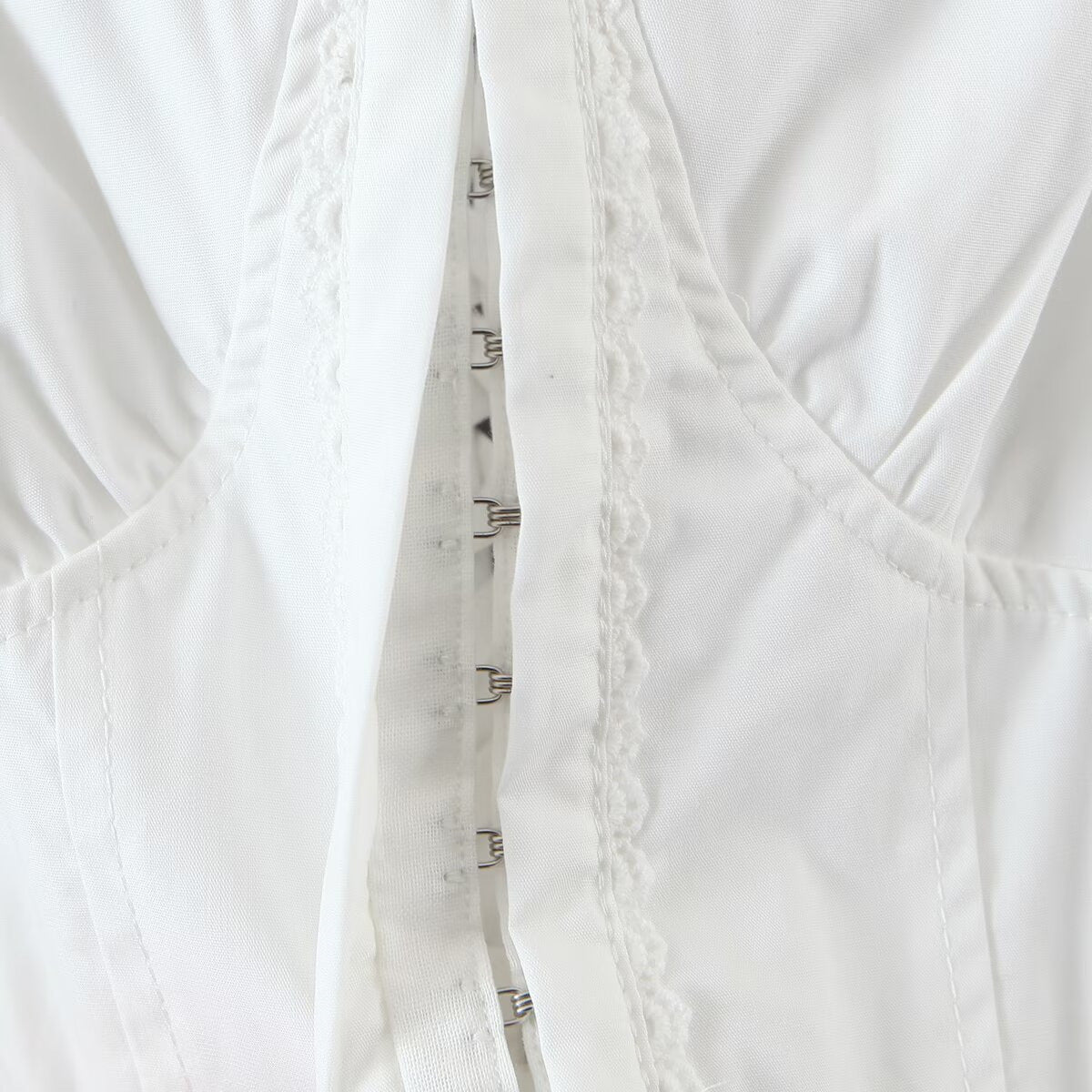 Sandra Bubble sleeves slim fit and slimming white dress