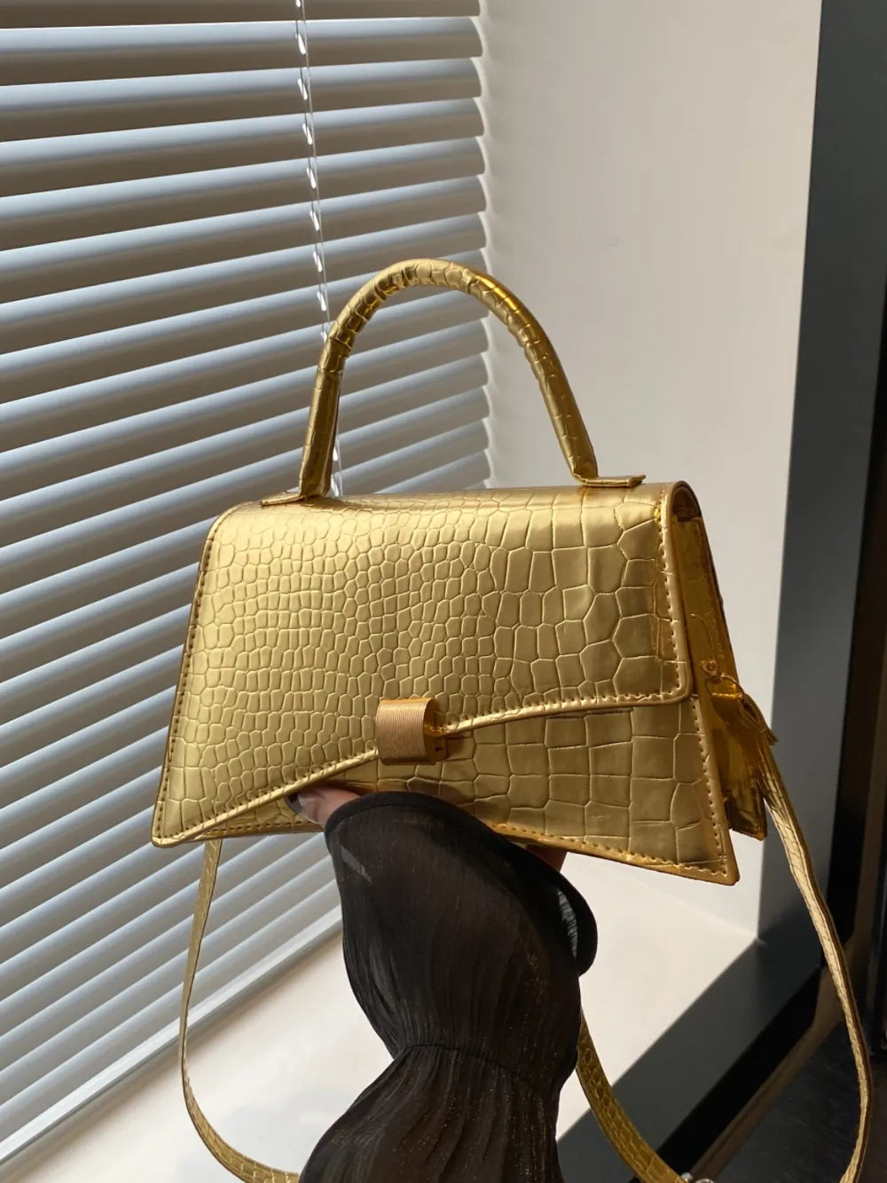 Ani Solid Color PU Leather Handbag