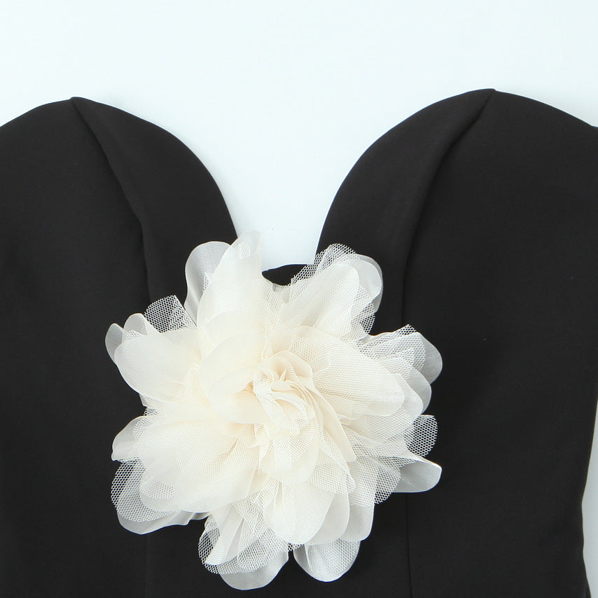 Nadia Spicy girl contrasting flower strapless top
