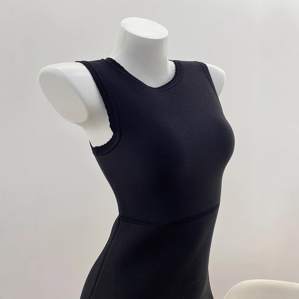 French Chic Style Sleeveless Zipper Side Waist Slimming Black and White Contrast Pleated Dress for Women