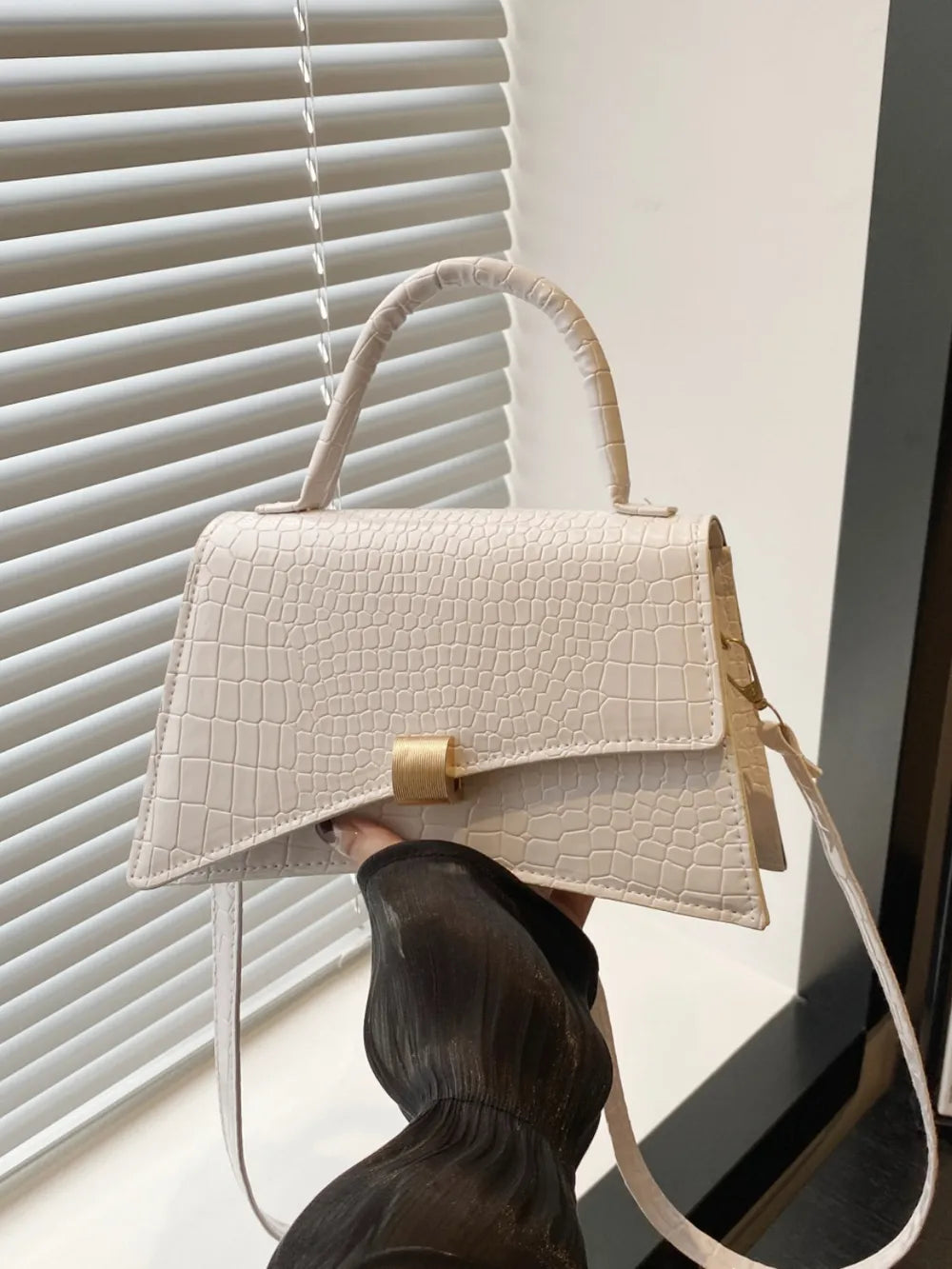 Ani Solid Color PU Leather Handbag