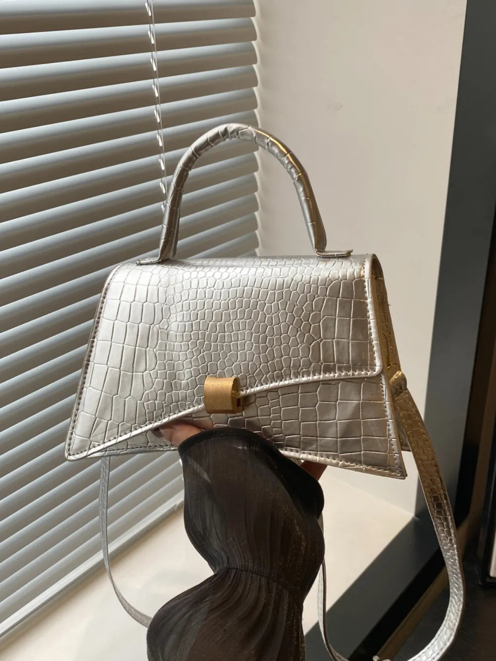 Ani Solid Color PU Leather Handbag